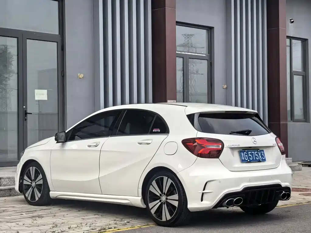 Mercedes-Benz A-Class 2015 — фото 8