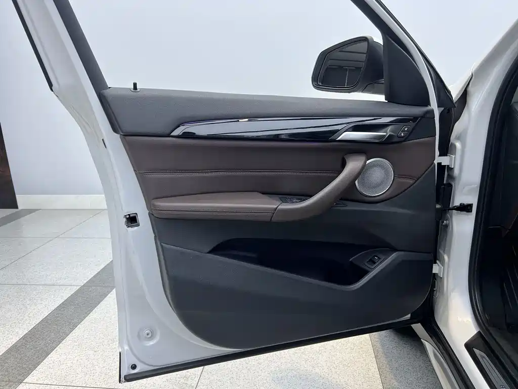 BMW X1 2022 — фото 13