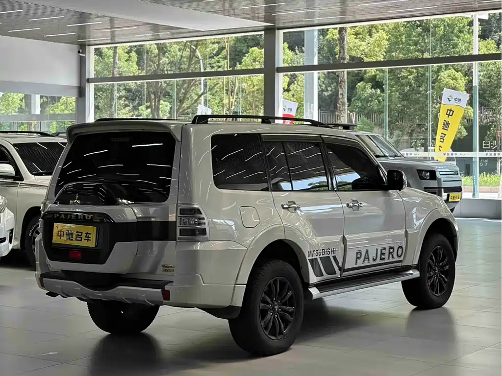 Mitsubishi Pajero 2019 — фото 5