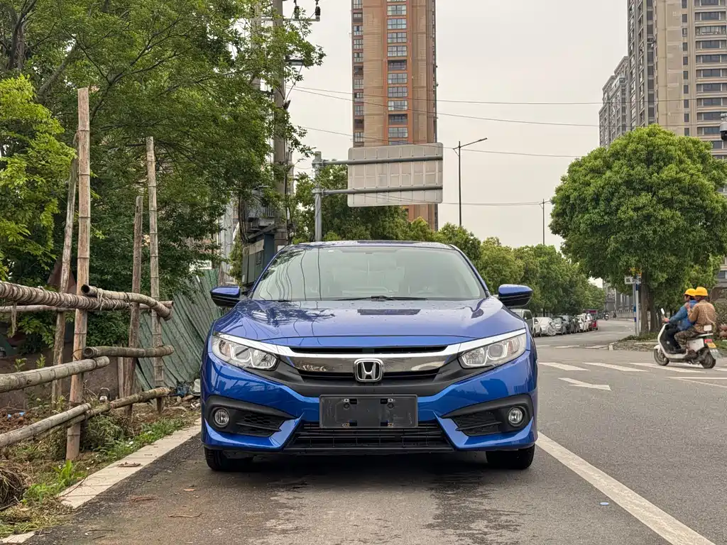 Honda Civic 2018 — фото 1