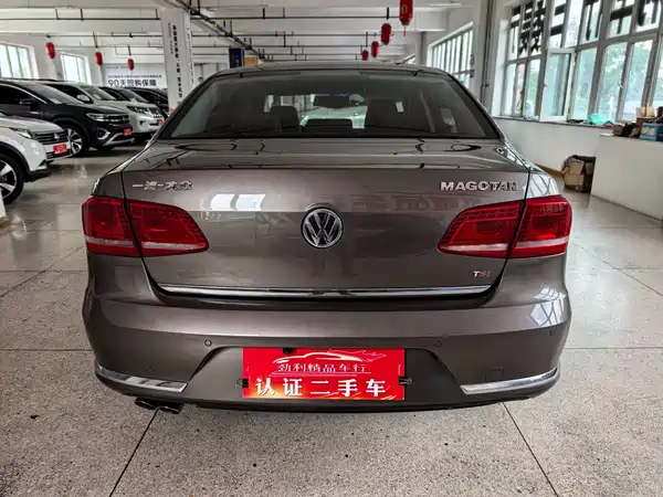 Volkswagen Magotan 2016