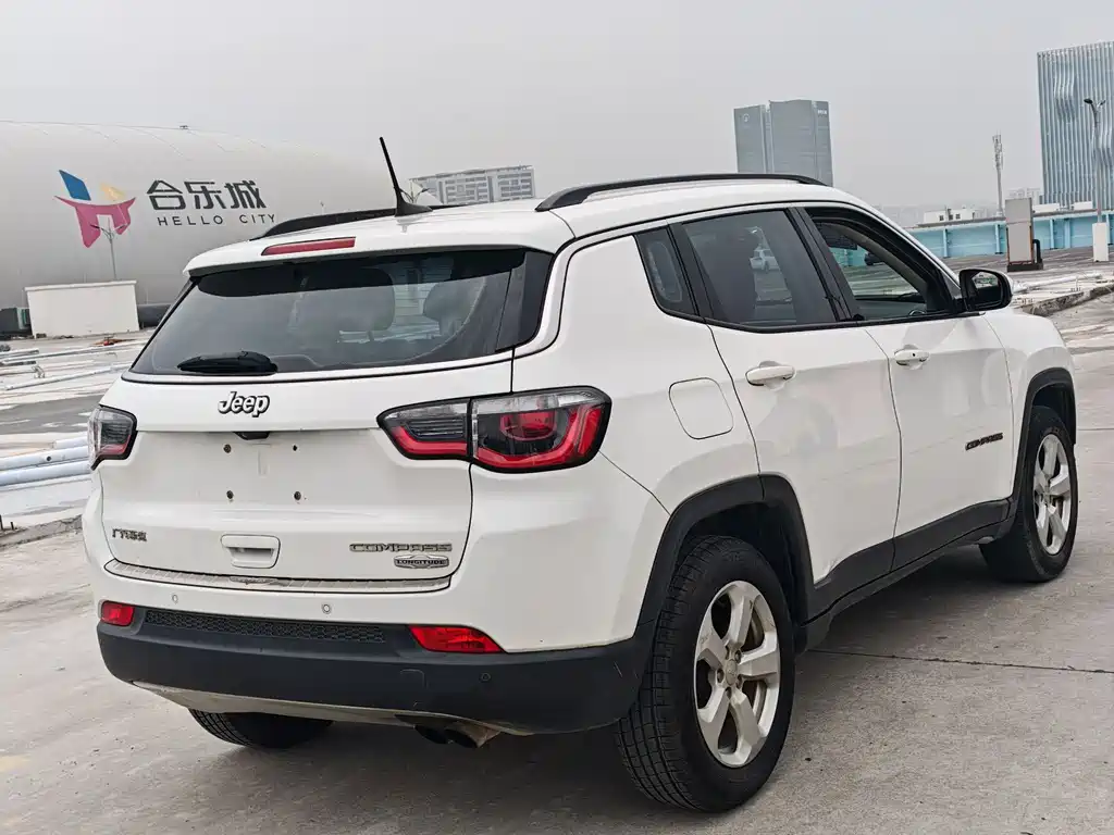 Jeep Compass 2018 — фото 5
