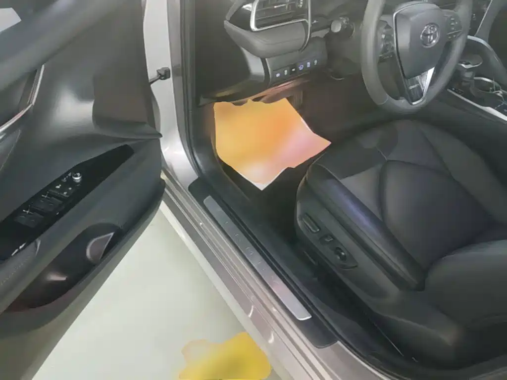 Toyota Camry 2021 — фото 16