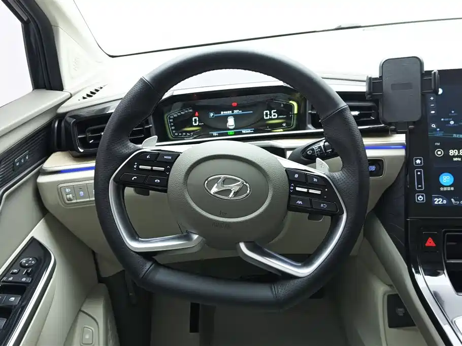 Hyundai Custo 2022 — фото 15
