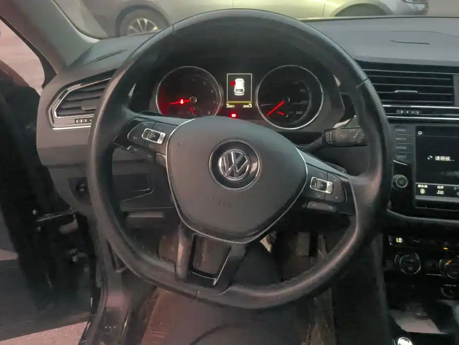 Volkswagen Tiguan L 2018 — фото 15