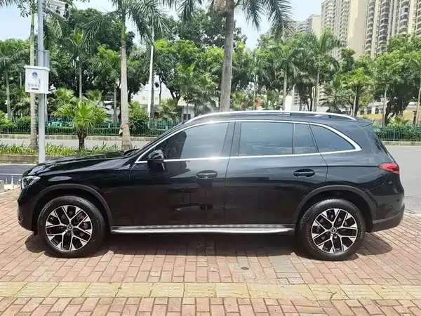Mercedes-Benz GLC 2023