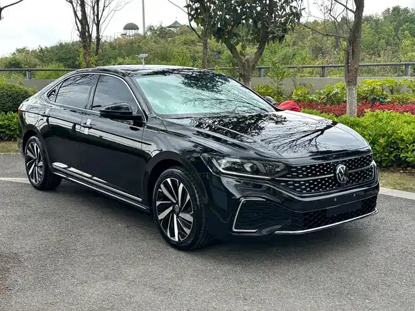 Volkswagen Passat 2023
