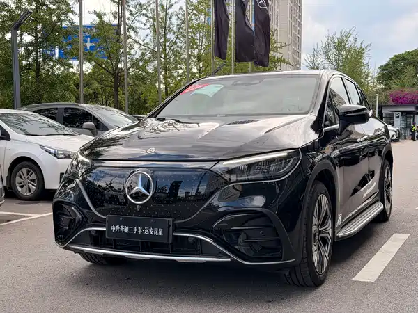 Mercedes-Benz EQE SUV 2025