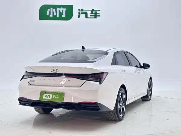 Hyundai Elantra 2022