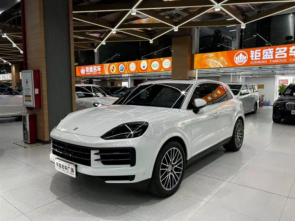 Porsche Cayenne 2024 — фото 1