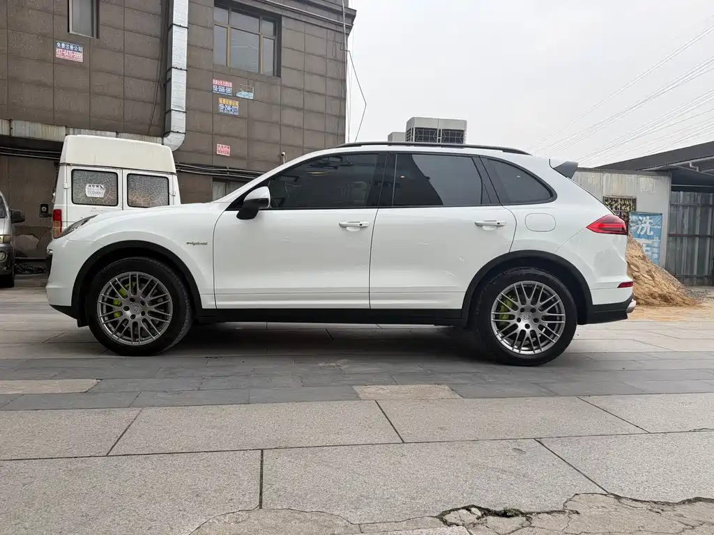 Porsche Cayenne Hybrid 2017 — фото 4