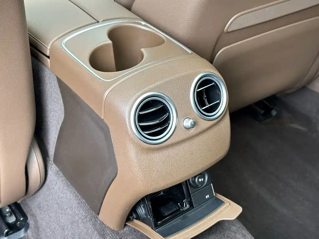 Mercedes-Benz E-Class 2020 — фото 11