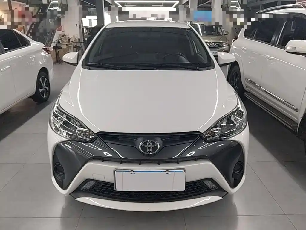 Toyota Yaris L 2021