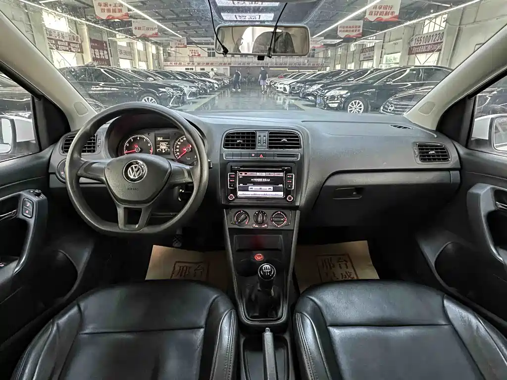 Volkswagen Polo 2015 — фото 9