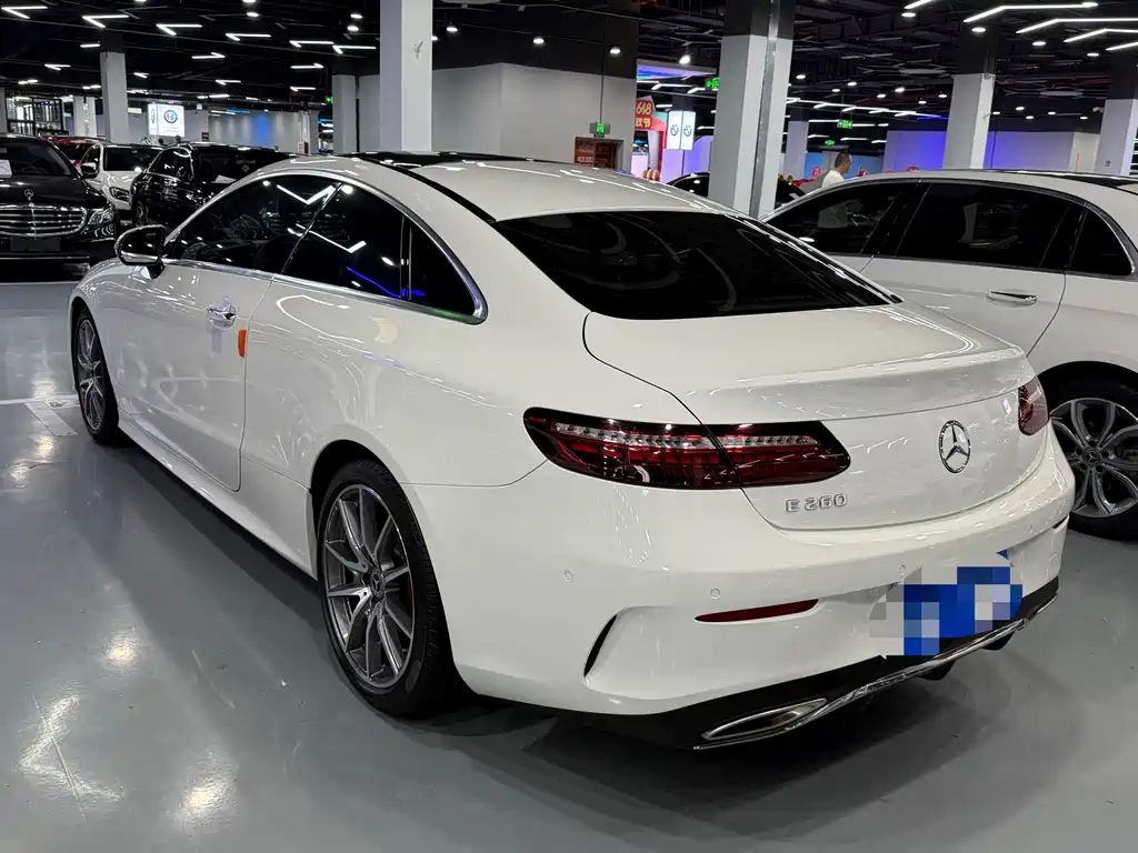 Mercedes-Benz E-Class 2022 — фото 12