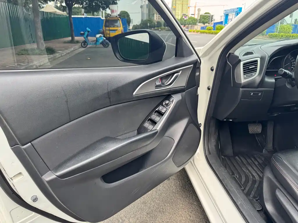 Mazda 3 Angkesela 2017 — фото 13