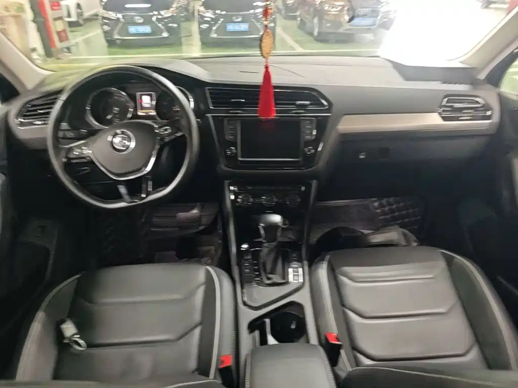 Volkswagen Tiguan L 2018 — фото 10