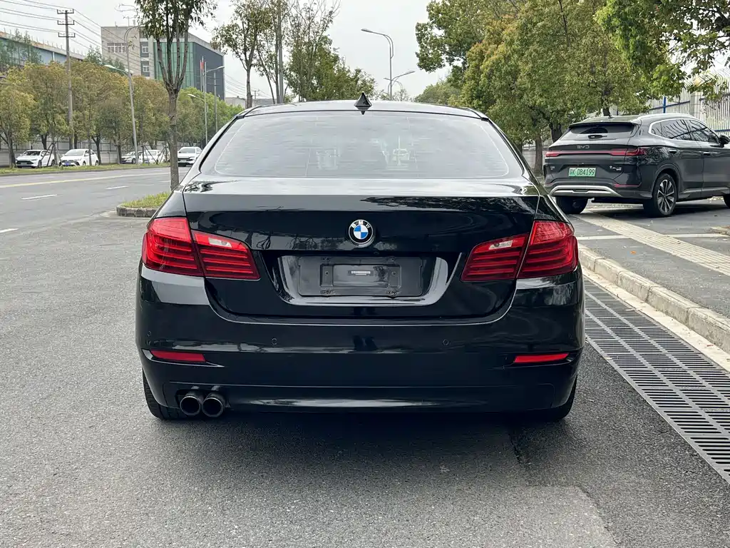 BMW 5 Series 2017 — фото 8