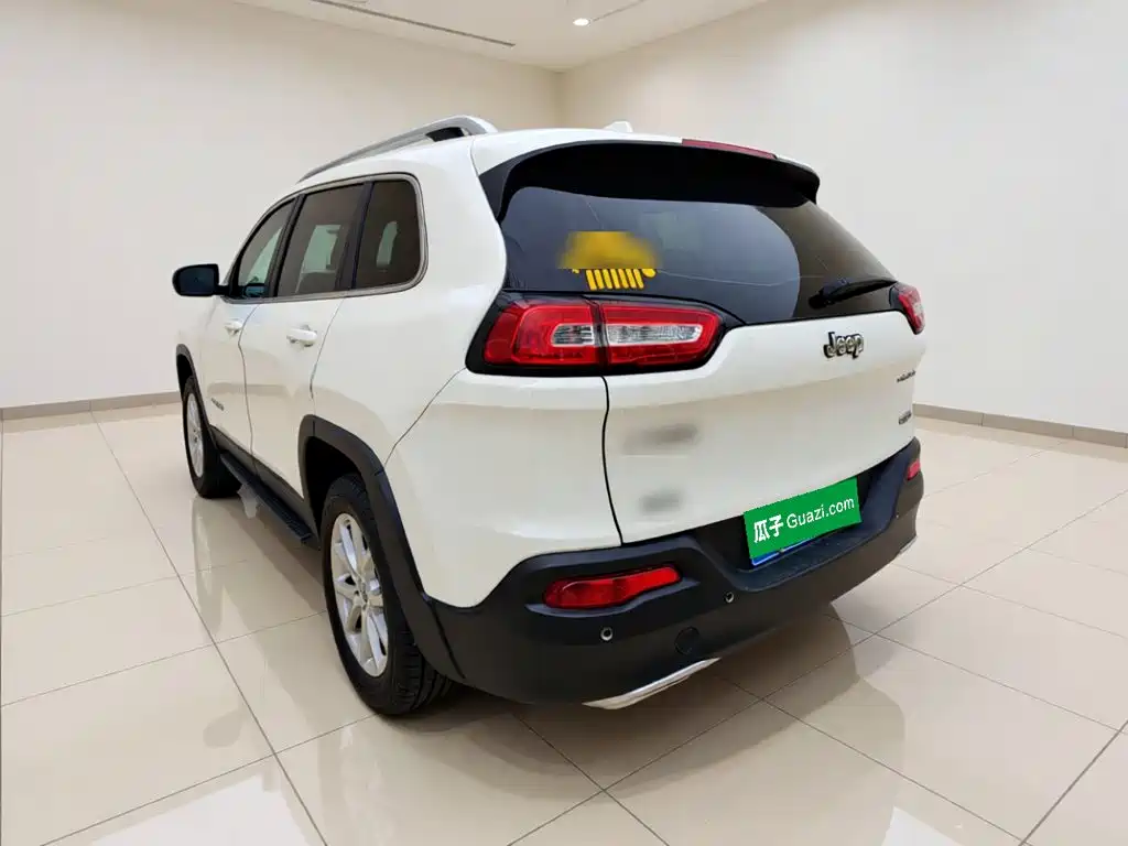 Jeep Cherokee 2017 — фото 4