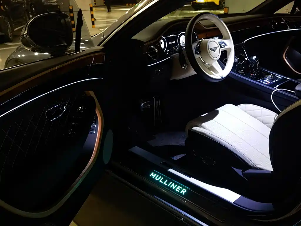 Bentley Continental 2022 — фото 10