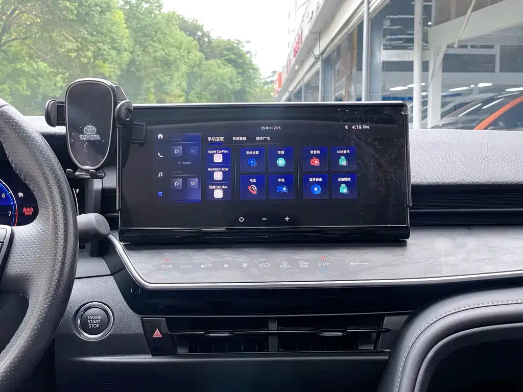 Toyota Camry 2025 — фото 13