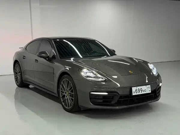 Porsche Panamera 2023