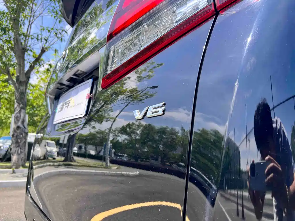 Toyota Alphard 2017 — фото 26