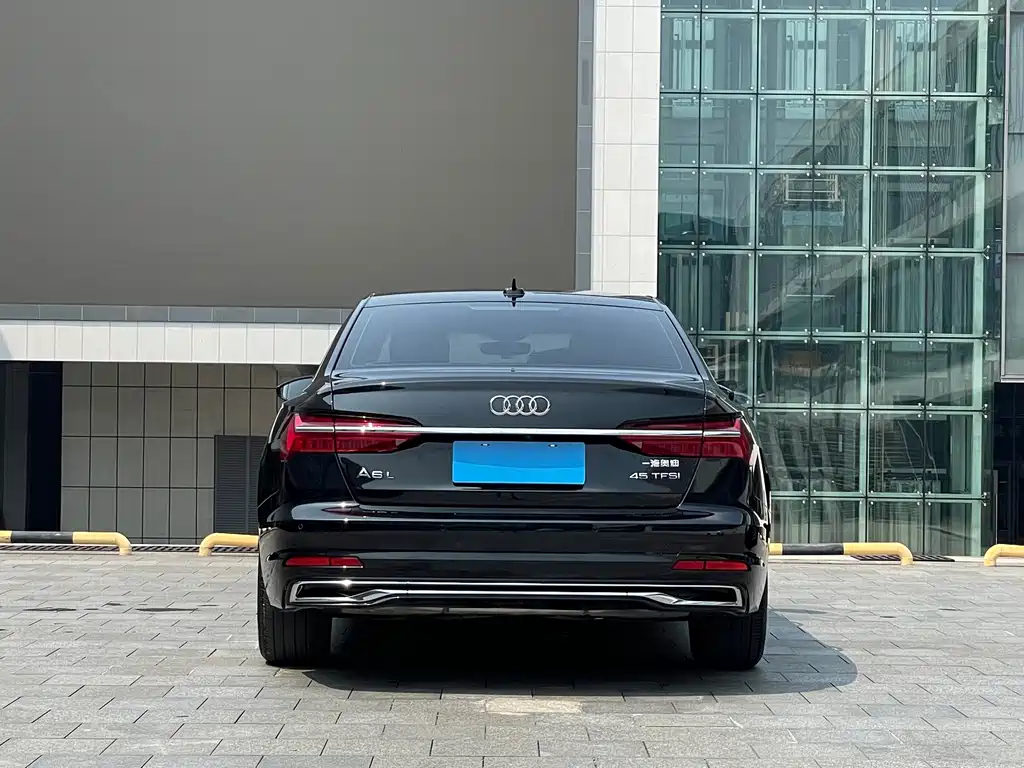 Audi A6L 2024 — фото 15