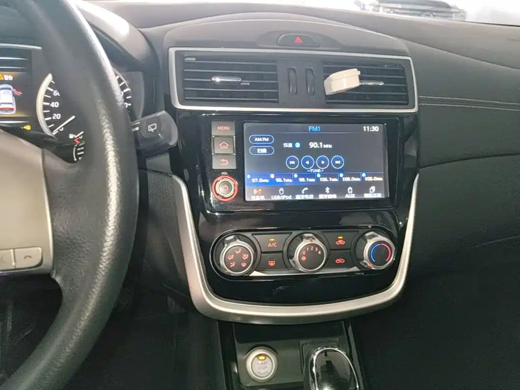 Nissan Tiida 2016 — фото 13