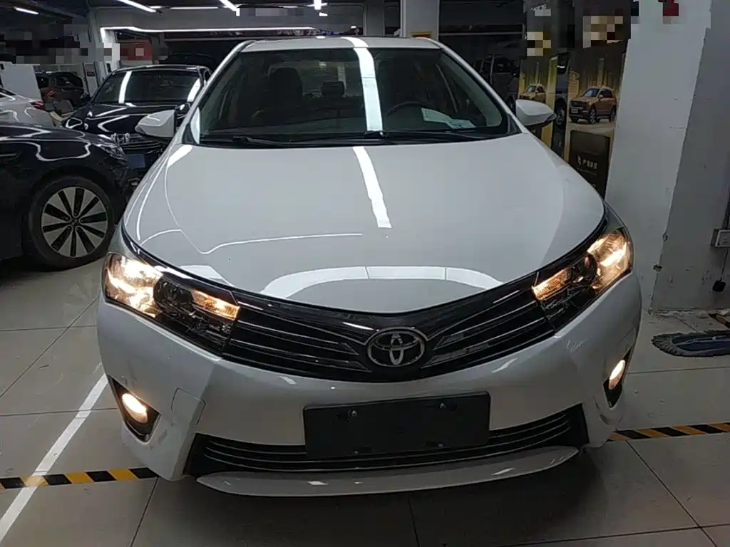 Toyota Corolla 2015 — фото 3