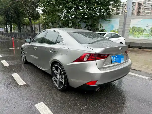 Lexus IS 2013