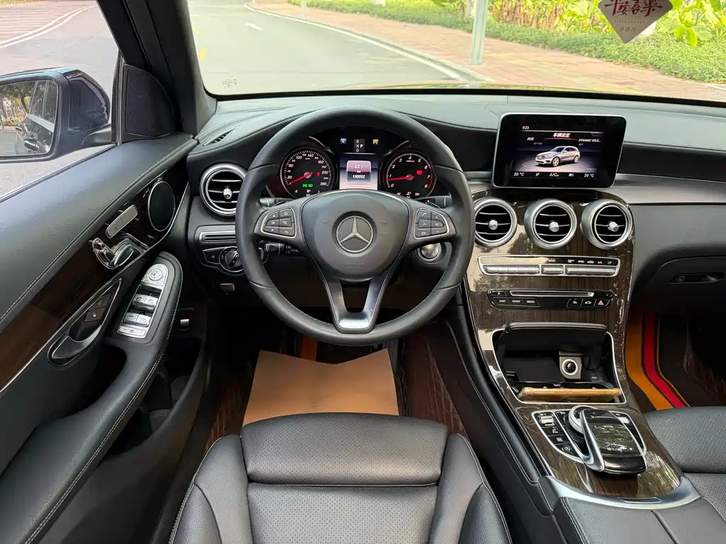 Mercedes-Benz GLC 2017 — фото 17