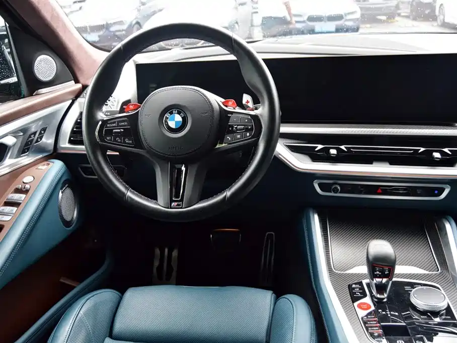 BMW XM 2024 — фото 12