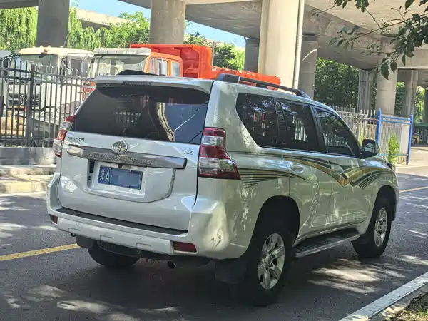 Toyota Prado 2016