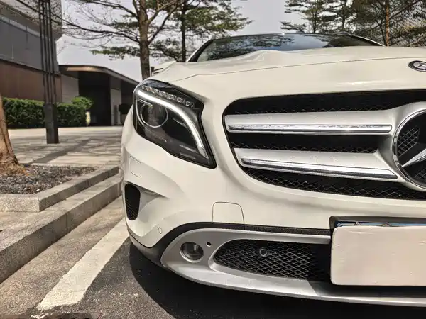 Mercedes-Benz GLA 2016