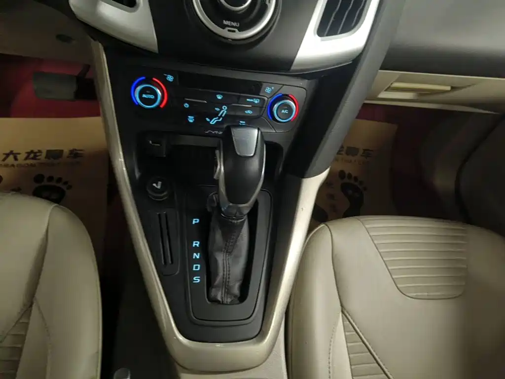 Ford Focus 2016 — фото 14