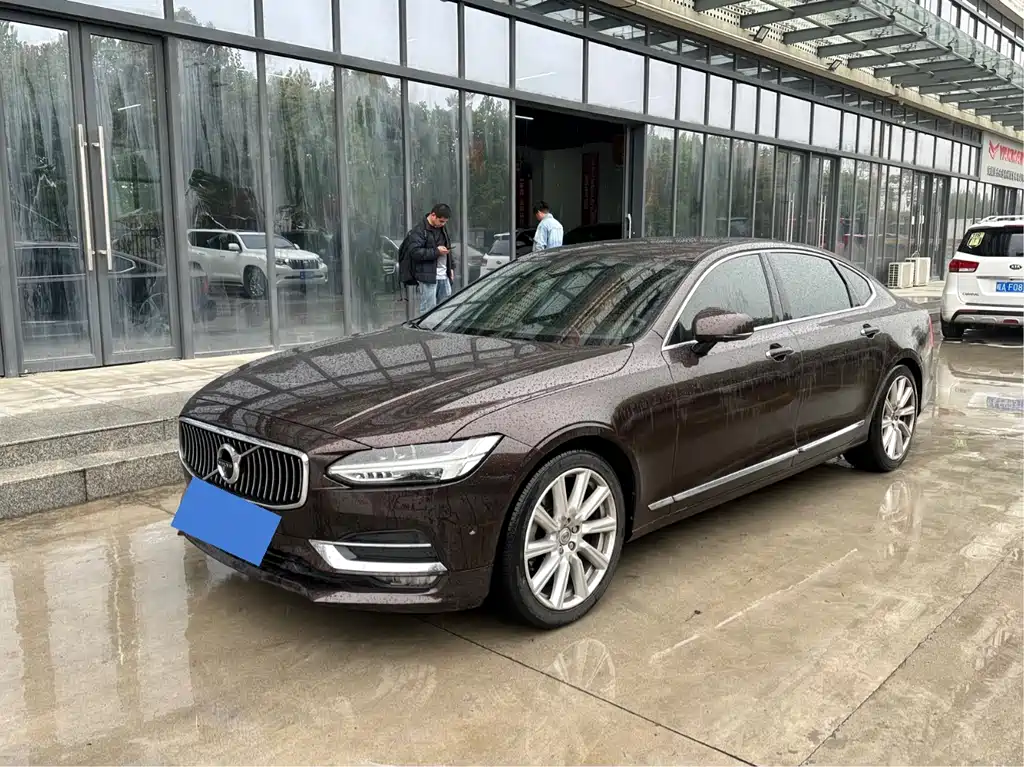 Volvo S90 2018 — фото 1
