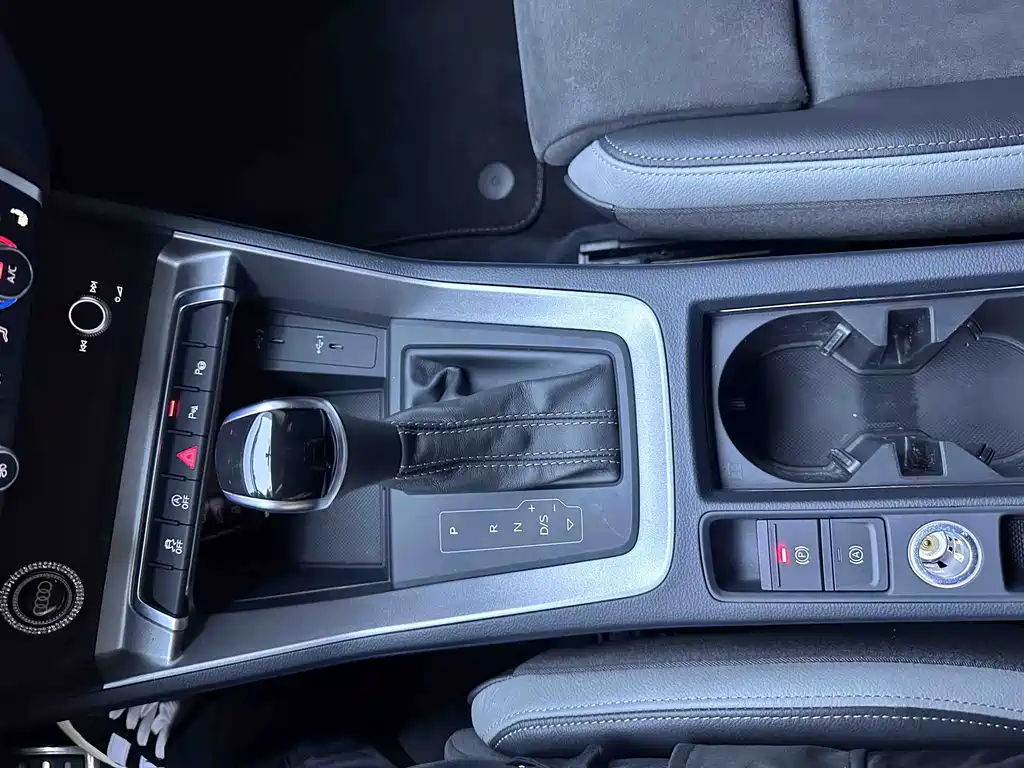 Audi Q3 2023 — фото 11
