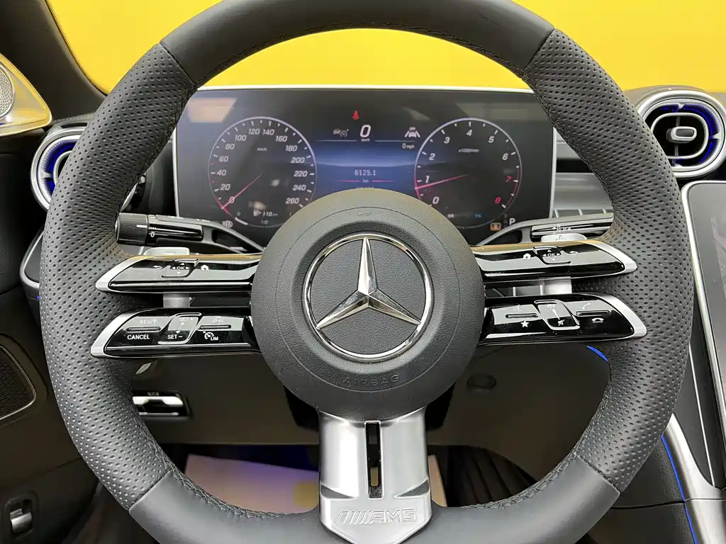 Mercedes-Benz C-Class 2025 — фото 10