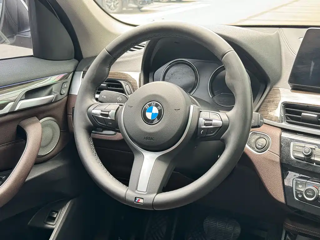 BMW X1 2022 — фото 8