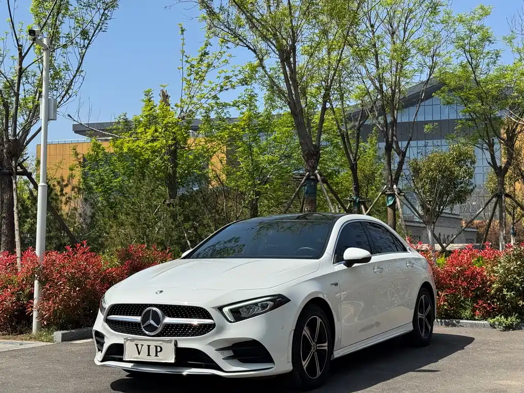 Mercedes-Benz A-Class 2023 — фото 1