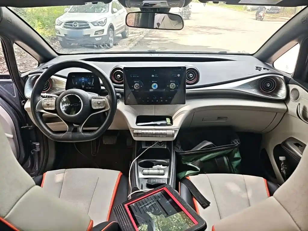 BYD Dolphin 2022 — фото 10