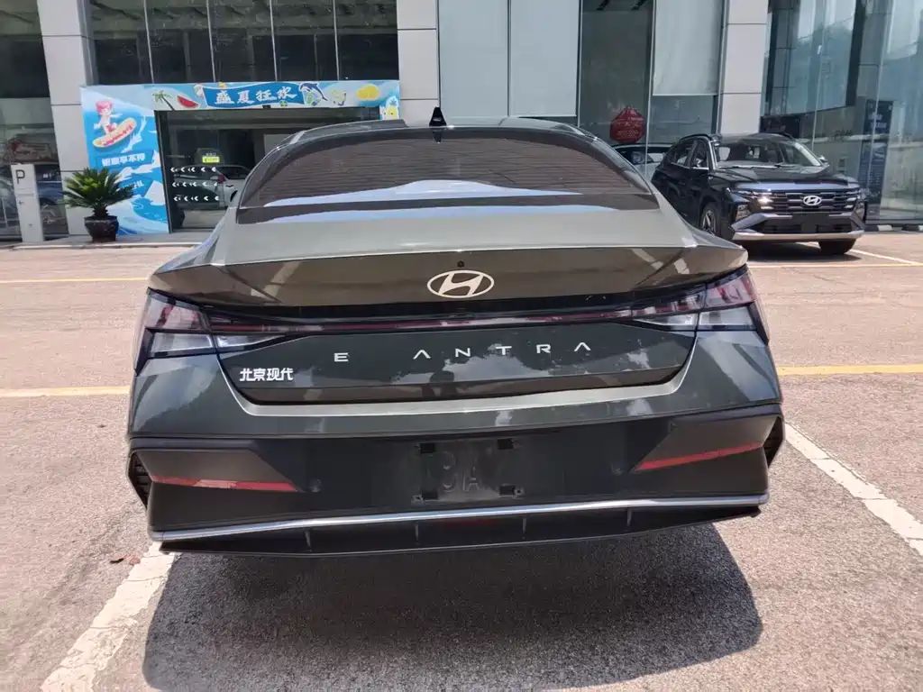 Hyundai Elantra 2023