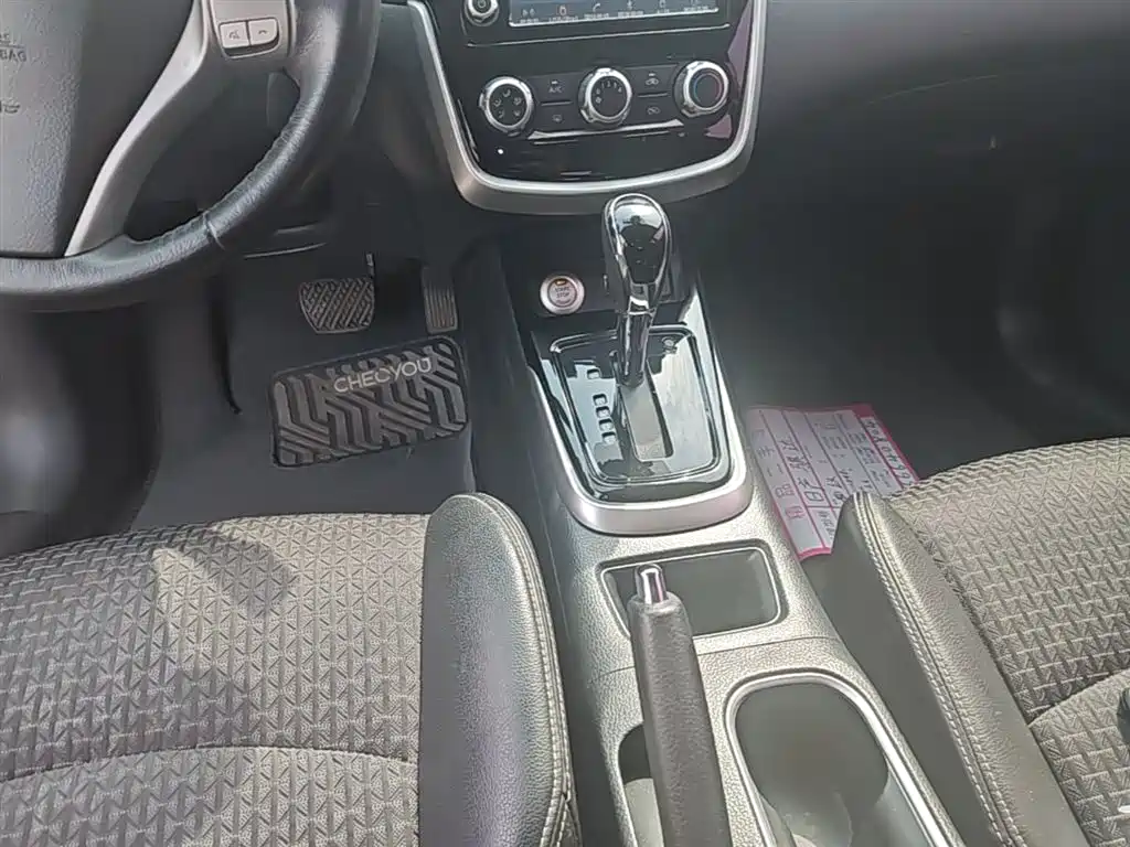 Nissan Tiida 2018 — фото 14