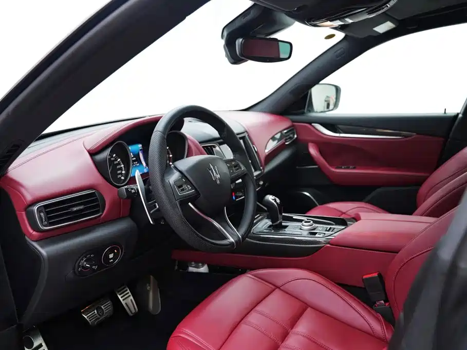 Maserati Levante 2017 — фото 6