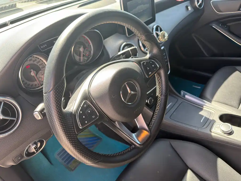Mercedes-Benz CLA 2015 — фото 4