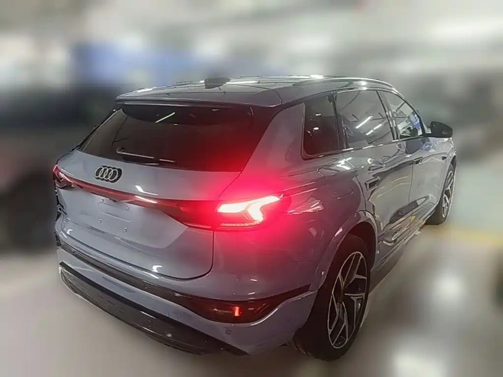 Audi Q6L E-Tron 2025 — фото 12
