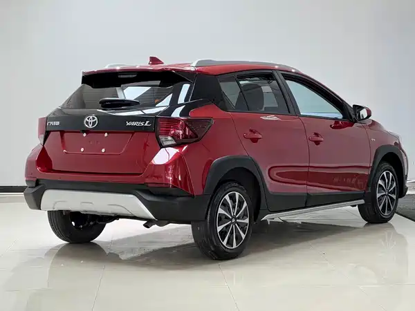 Toyota Yaris L 2022