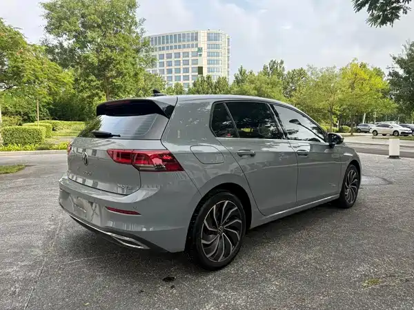 Volkswagen Golf 2021