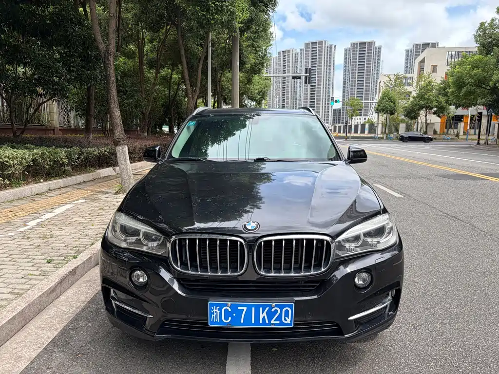 BMW X5 2018 — фото 1